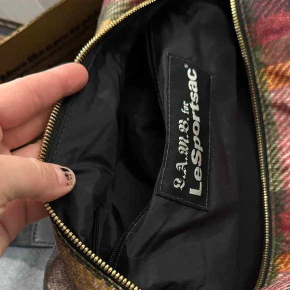 LeSportsac L.A.M.B Barrell Purse - Picture 4 of 14